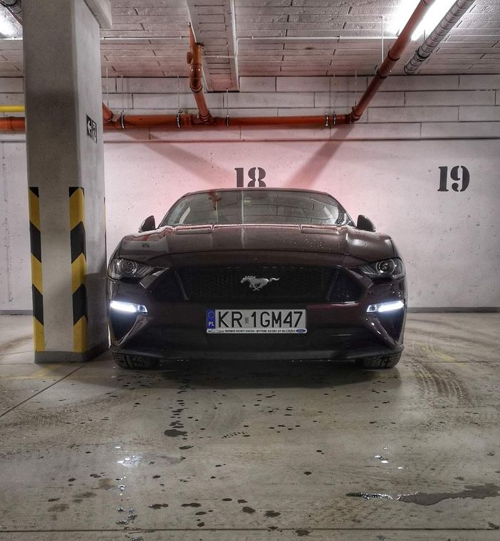 FORD Mustang
