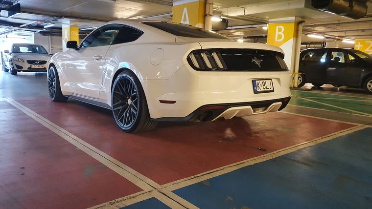 FORD Mustang VI 2017
