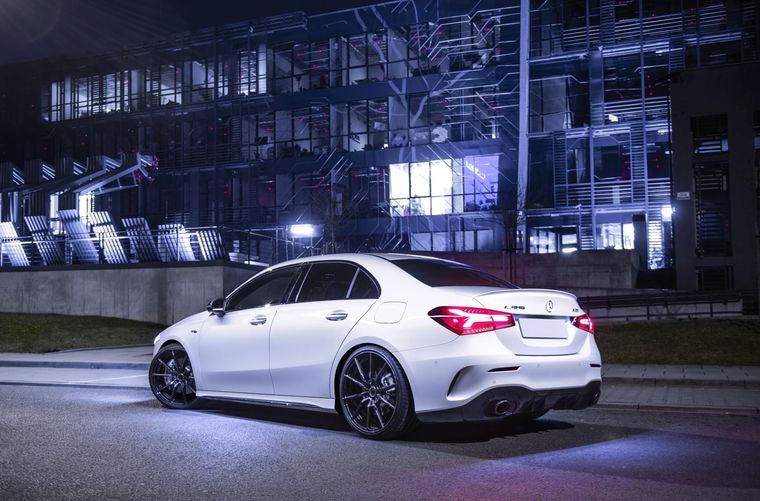 MERCEDES-AMG A35 Limousine