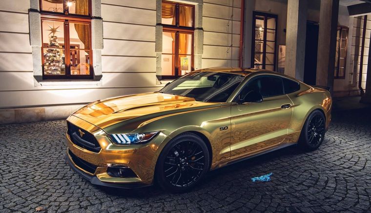 FORD Mustang GT